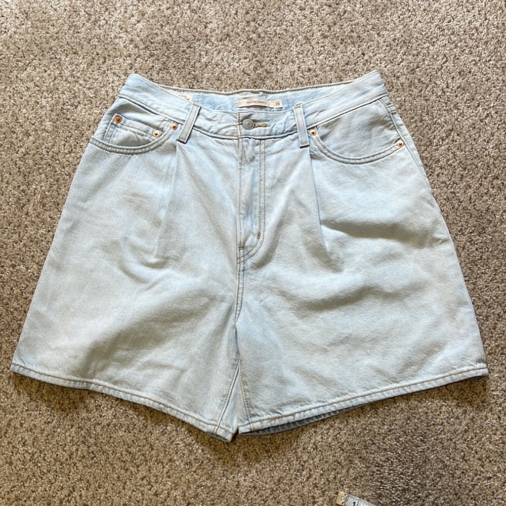 Levi’s Ribcage Jean Short